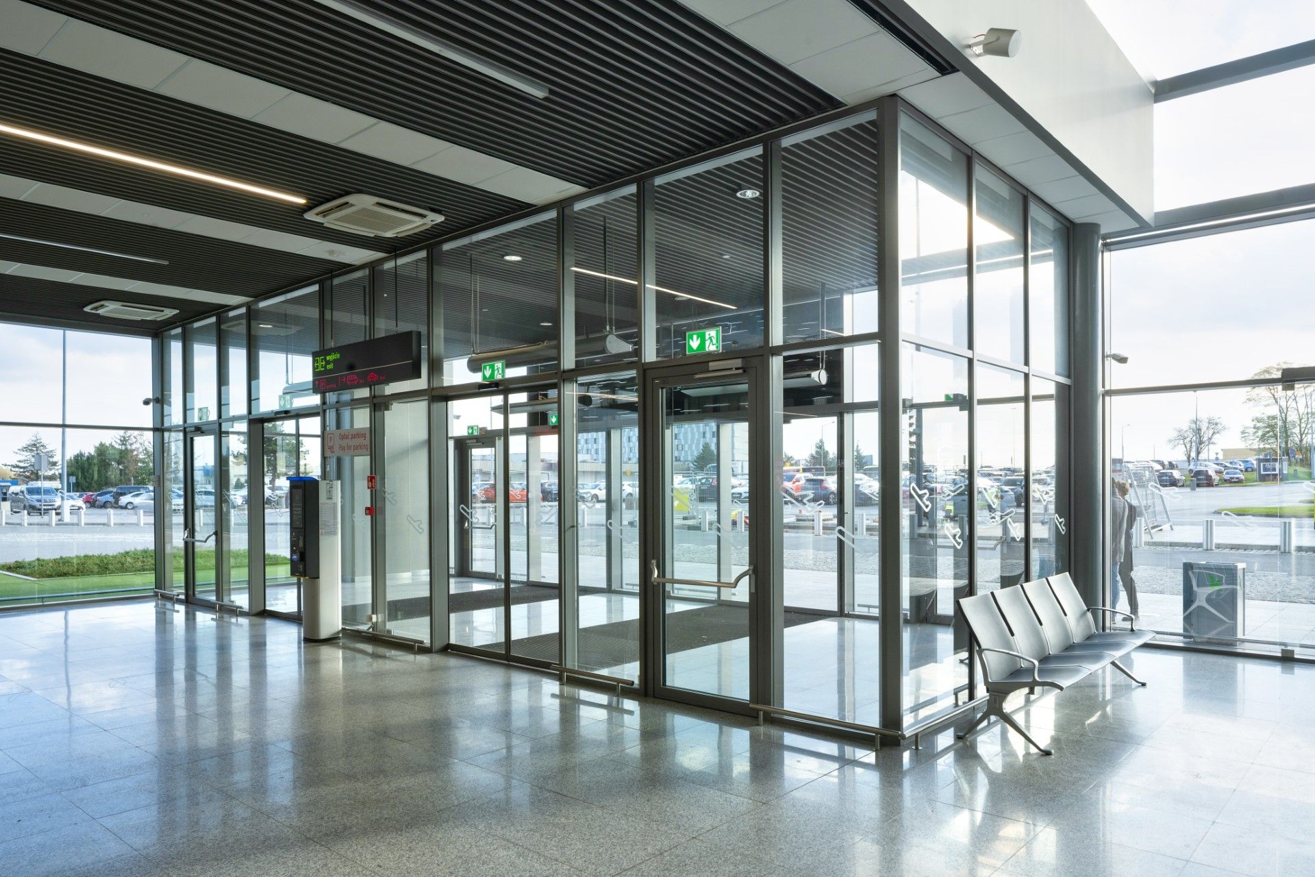 Facciate dell'aeroporto di Katowice